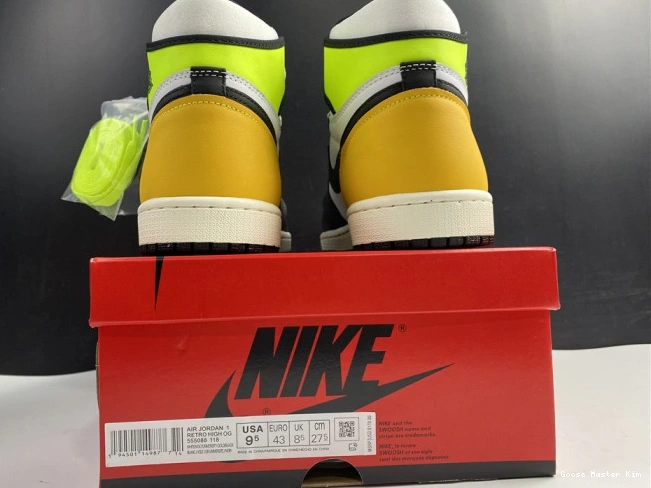 1 GOLD' JORDAN RETRO OG HIGH 'VOLT 555088-118 AIR 0708